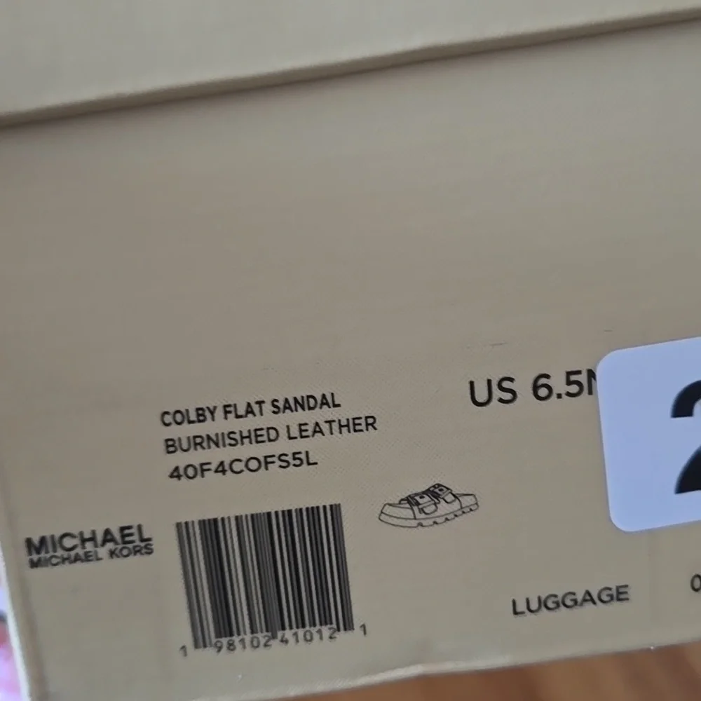 NIB MICHAEL Michael Kors Colby Burnished Leather Flat Sandal